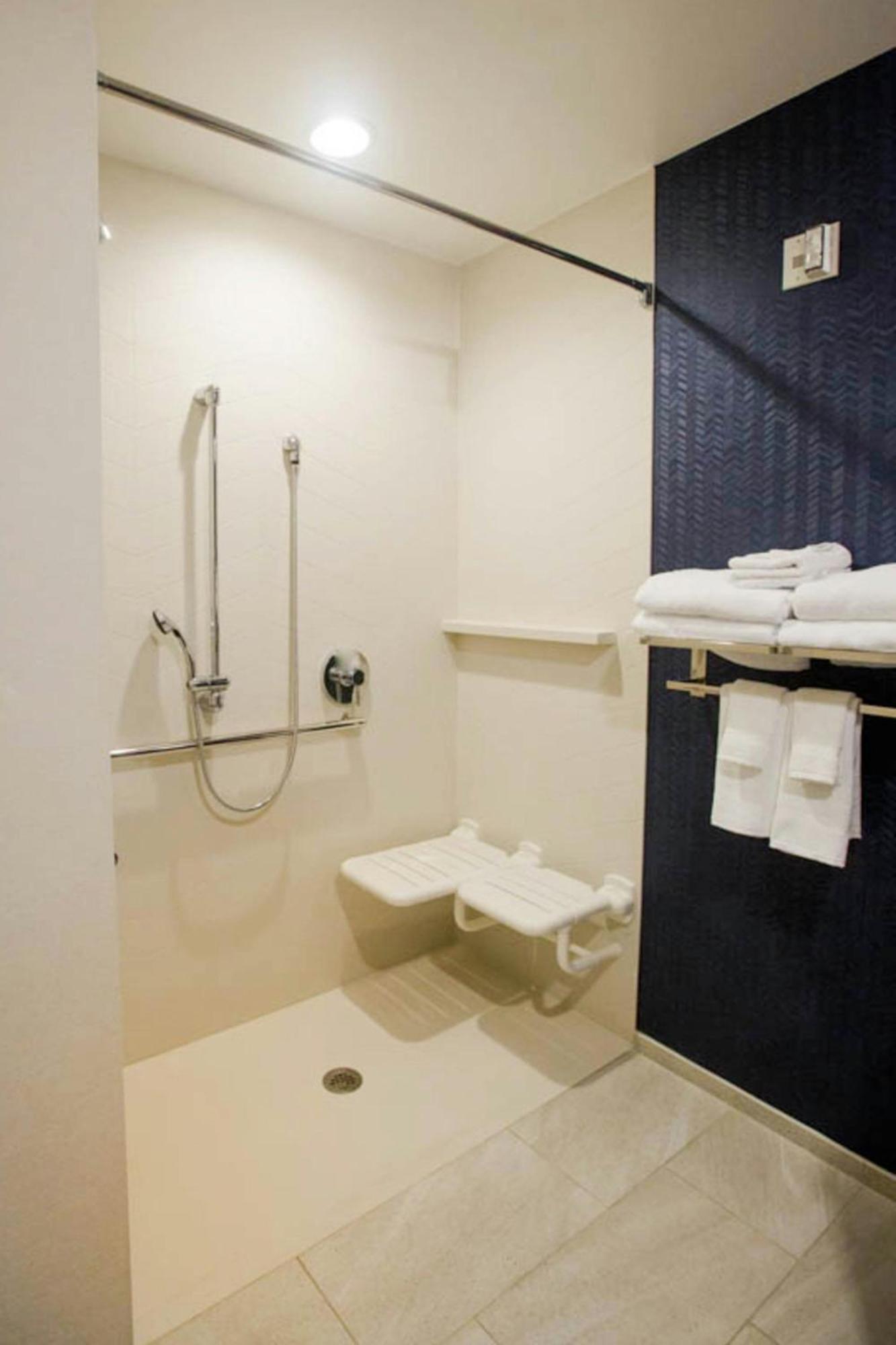 Fairfield Inn & Suites By Marriott Philadelphia Broomall/Newtown Square Exteriér fotografie